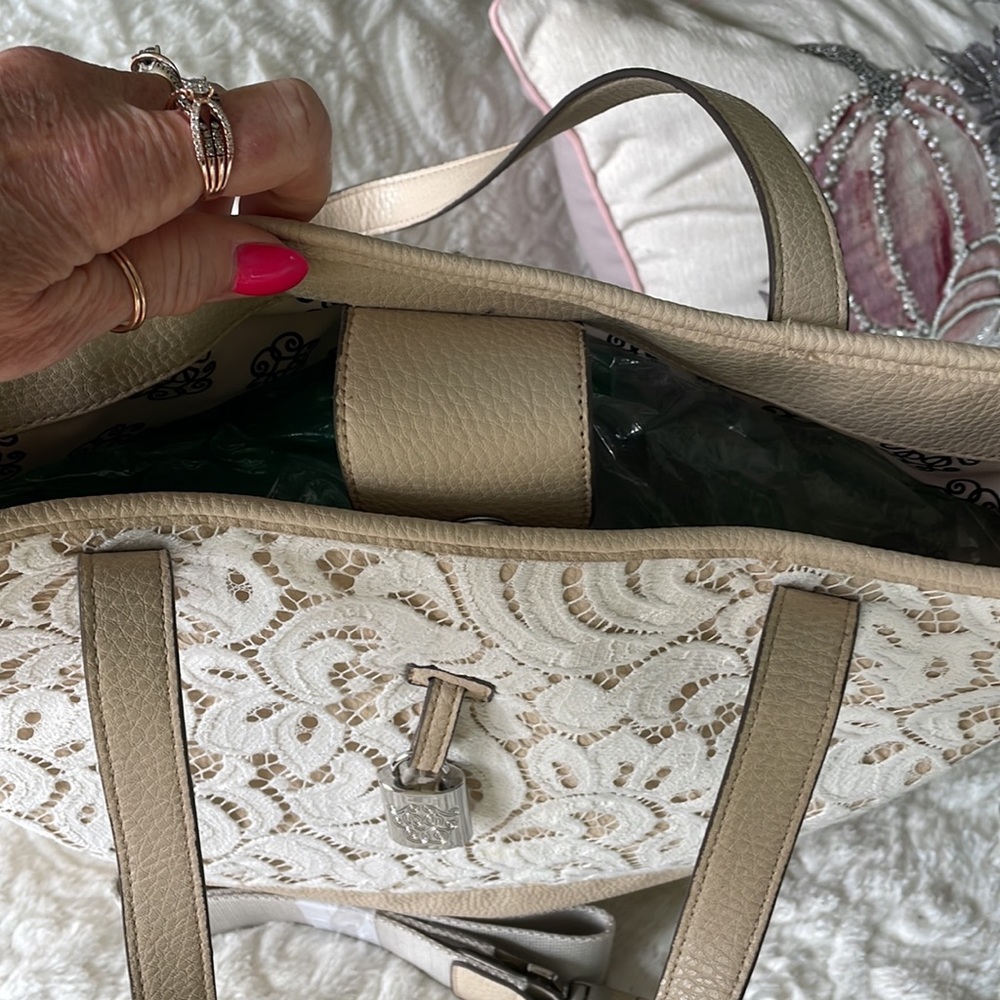 NWOT Jessica Simpson tote - Picture 6 of 9